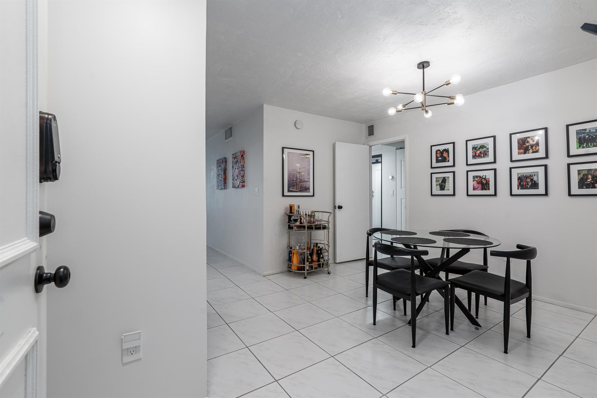 OMEGA CONDO NO 3 - Residential