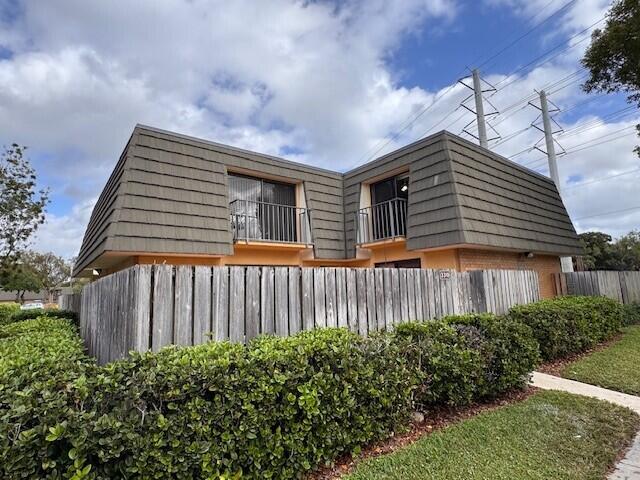 Village of Sandalwood Lak - Residential Lease