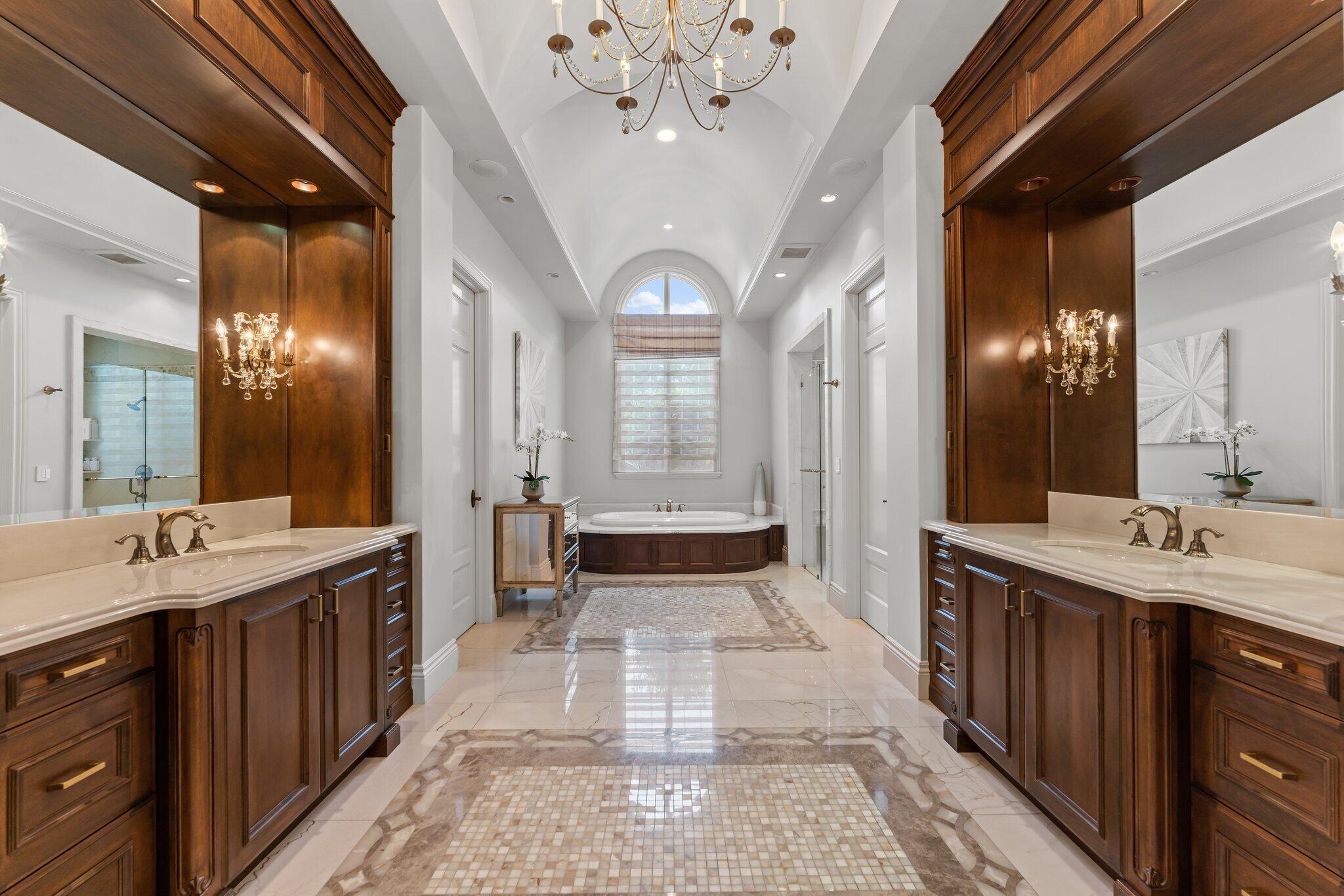 BEARS CLUB - Residential