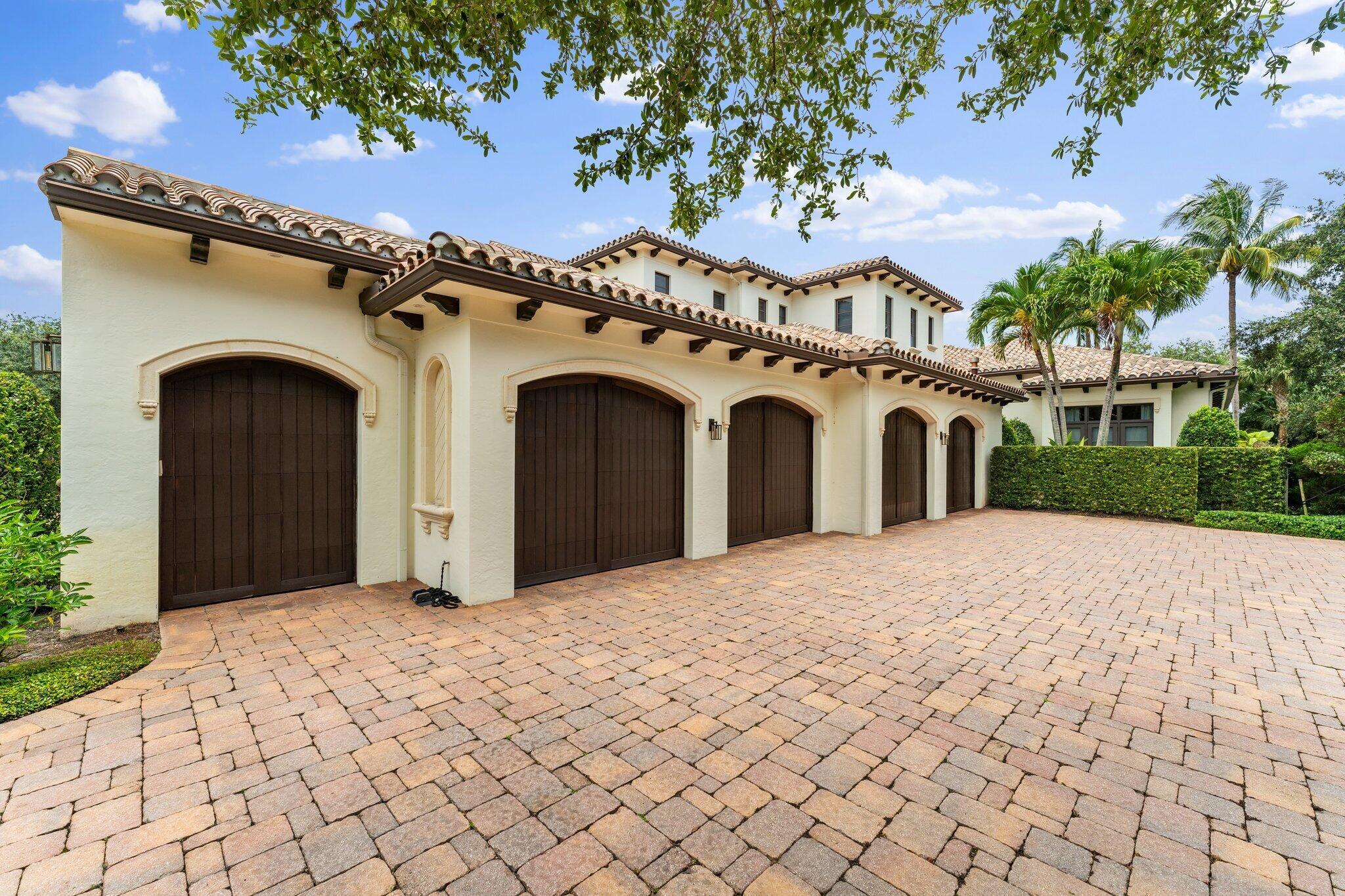 BEARS CLUB - Residential