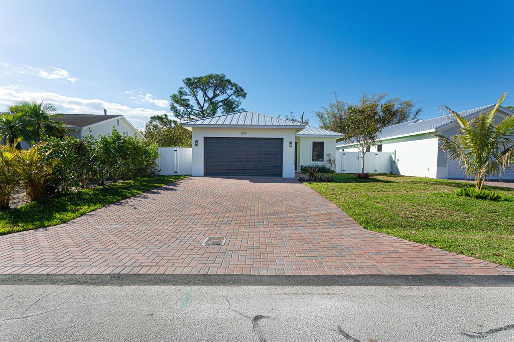Photo of 308 4th Street, Jupiter, FL 33458 (MLS # R11167458)