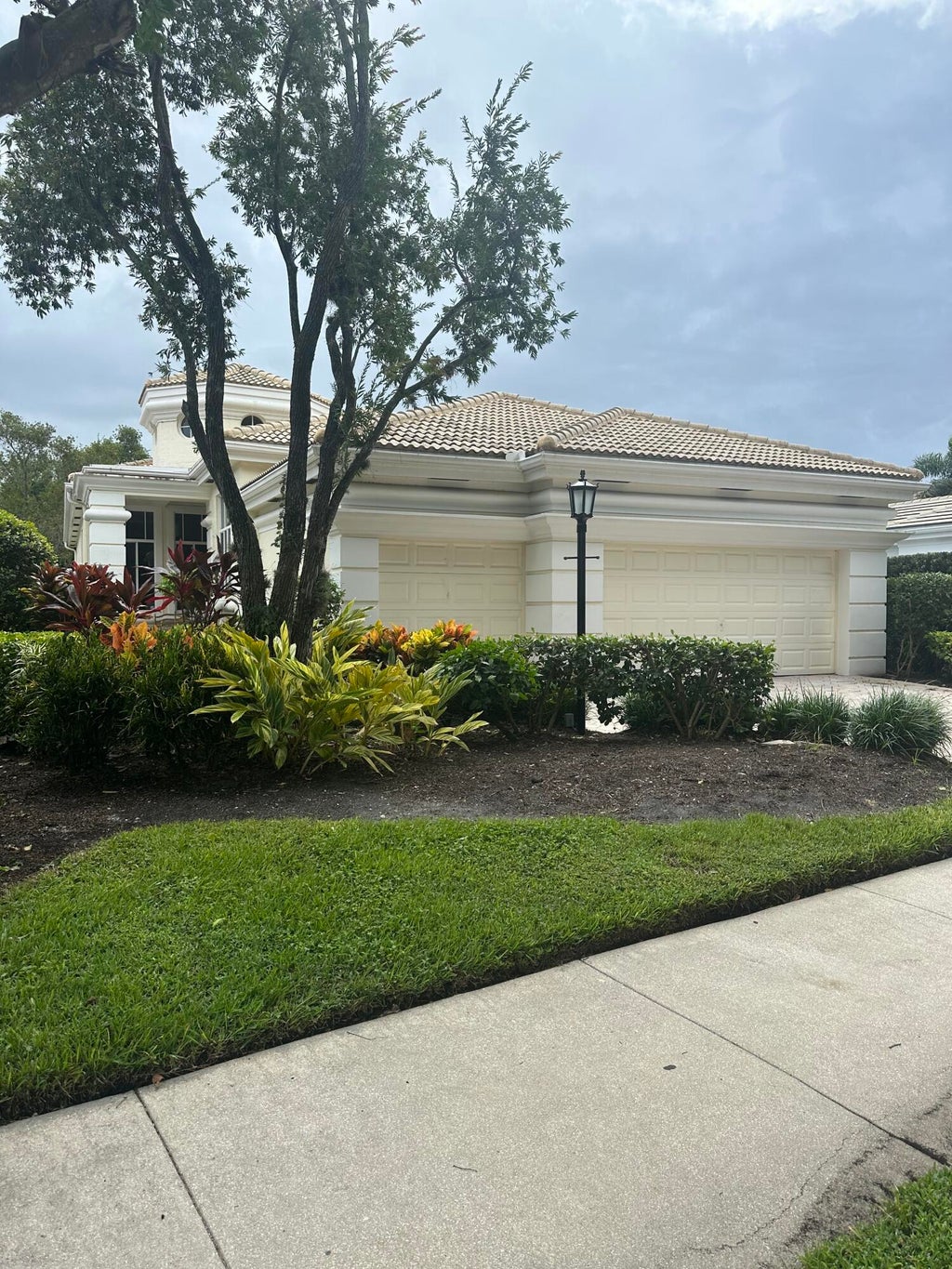 Photo of 130 Isle Drive, Palm Beach Gardens, FL 33418 (MLS # R11129583)