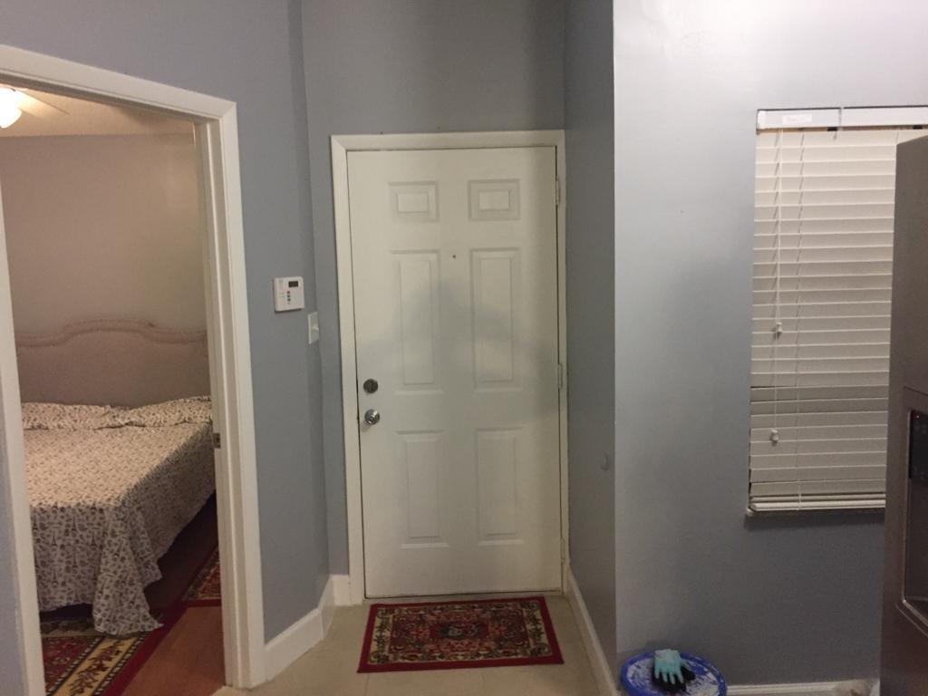 Beautiful 2/2 Villa in quite area,Spring tree at Fairway Club,
upgraded kitchen & bath, big screen Florida room facing pool. ready to move in,
association approval required, good credit and background require