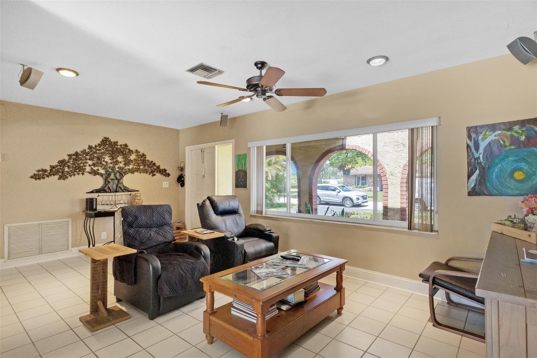 1922 NW 85th Dr