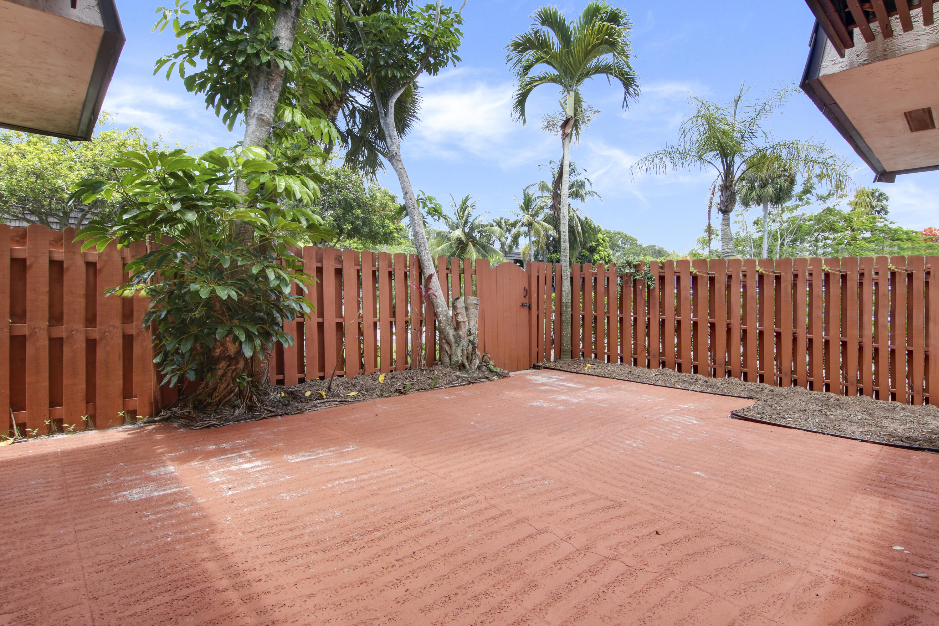 JUPITER LAKES TOWNHOMES - Residential