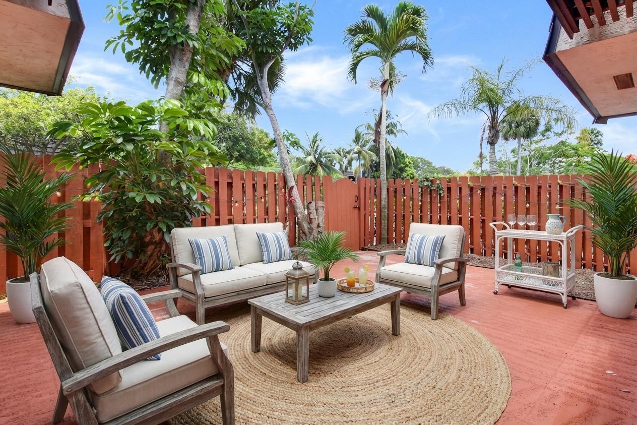 JUPITER LAKES TOWNHOMES - Residential