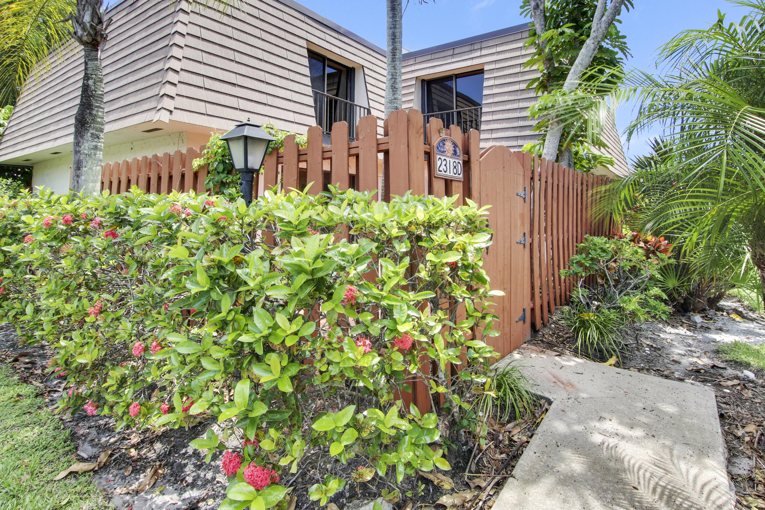 JUPITER LAKES TOWNHOMES - Residential