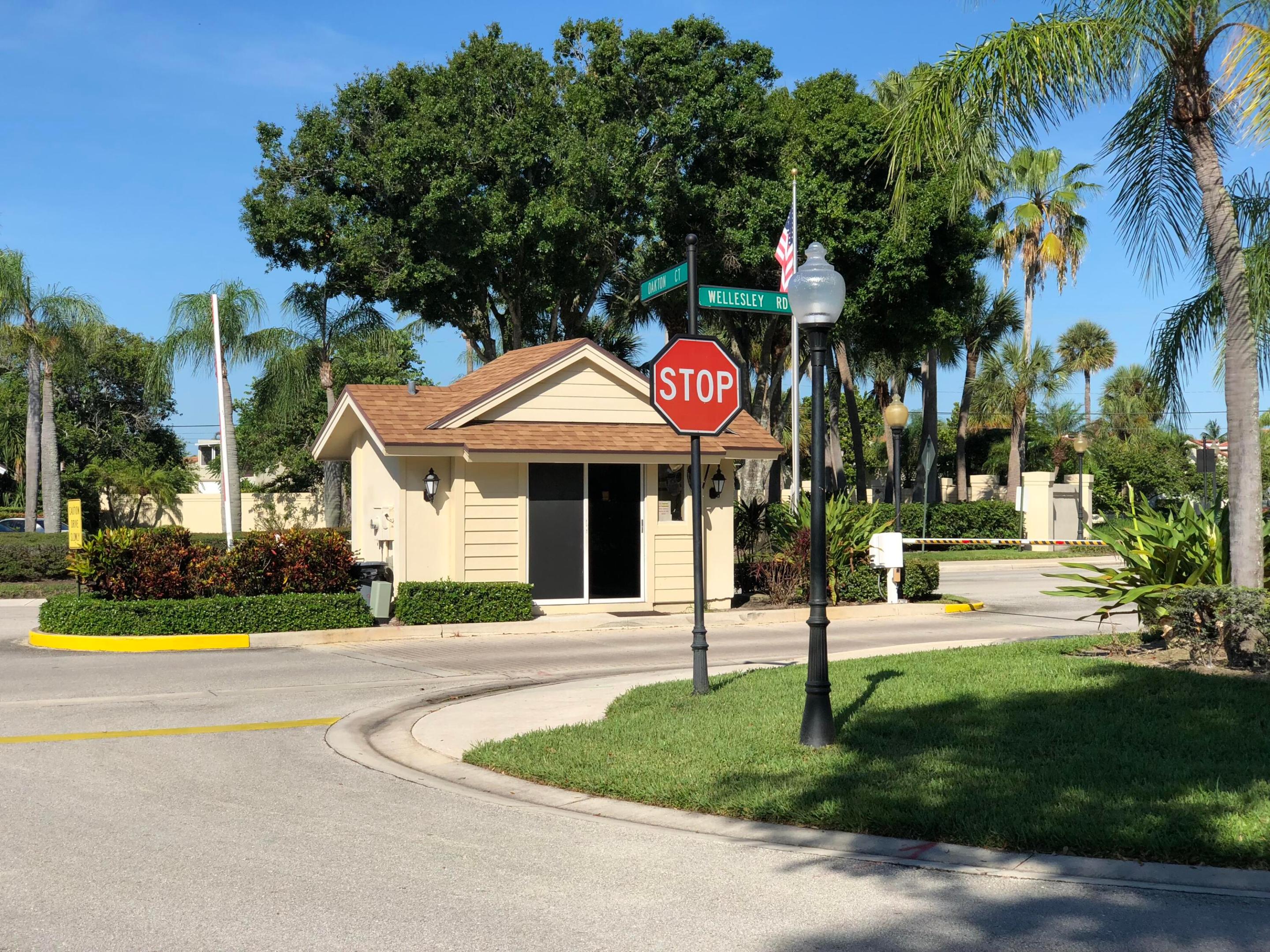 WELLESLEY AT LAKE CLARKE SHORES - Residential