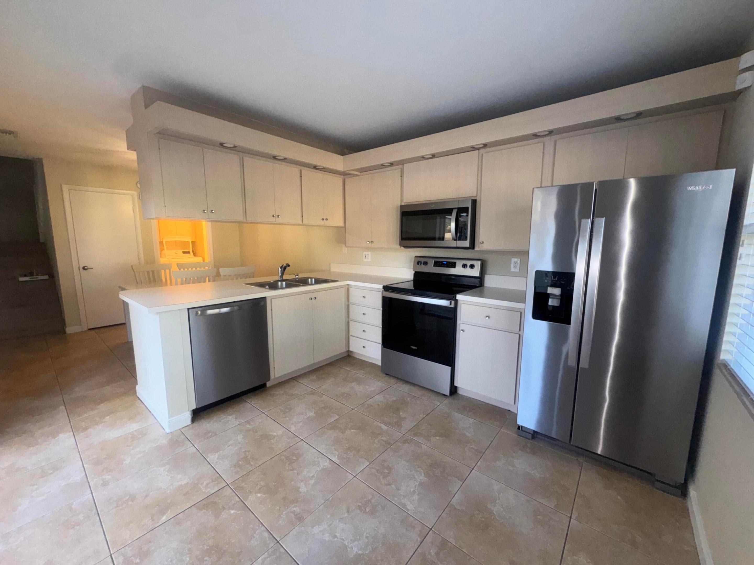 WELLESLEY AT LAKE CLARKE SHORES - Residential