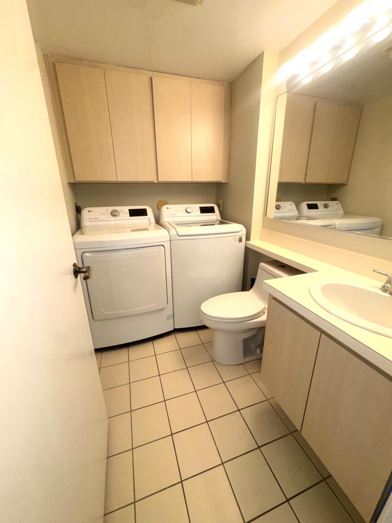 WELLESLEY AT LAKE CLARKE SHORES - Residential