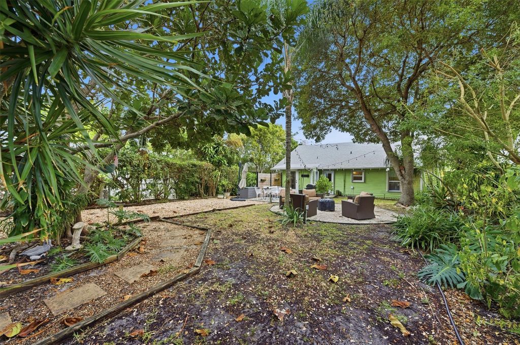 Photo of 117 S Palmway, Lake Worth Beach, FL 33460 (MLS # F10549325)