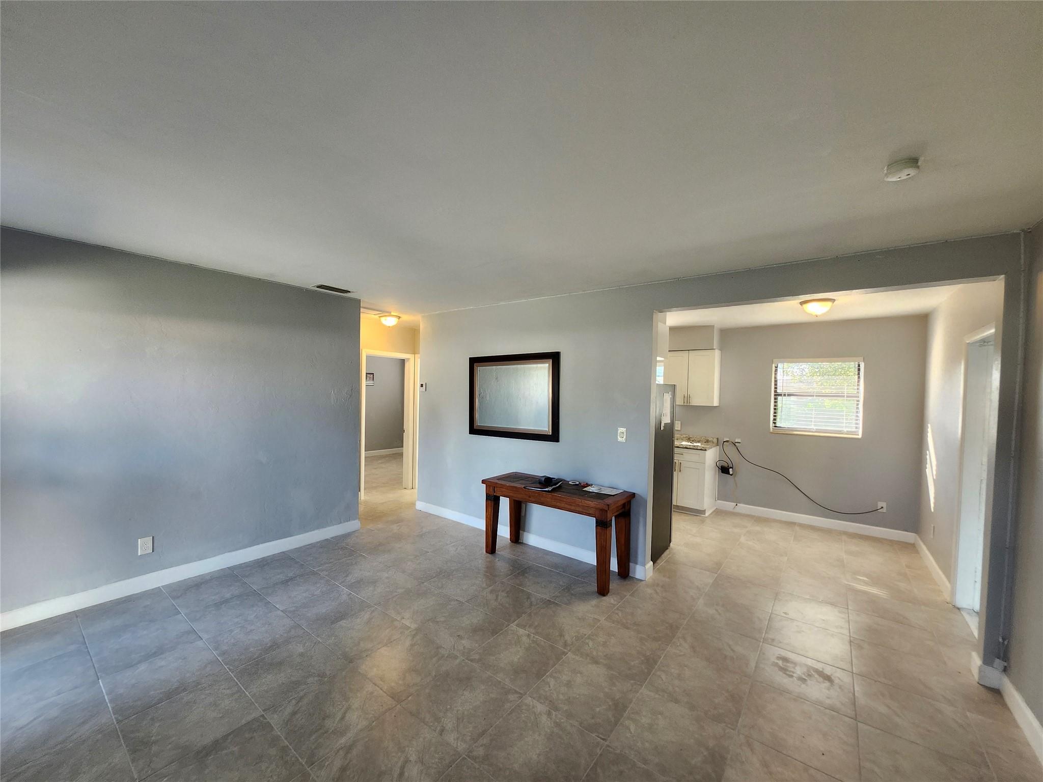 LAUDERDALE MANORS - Residential