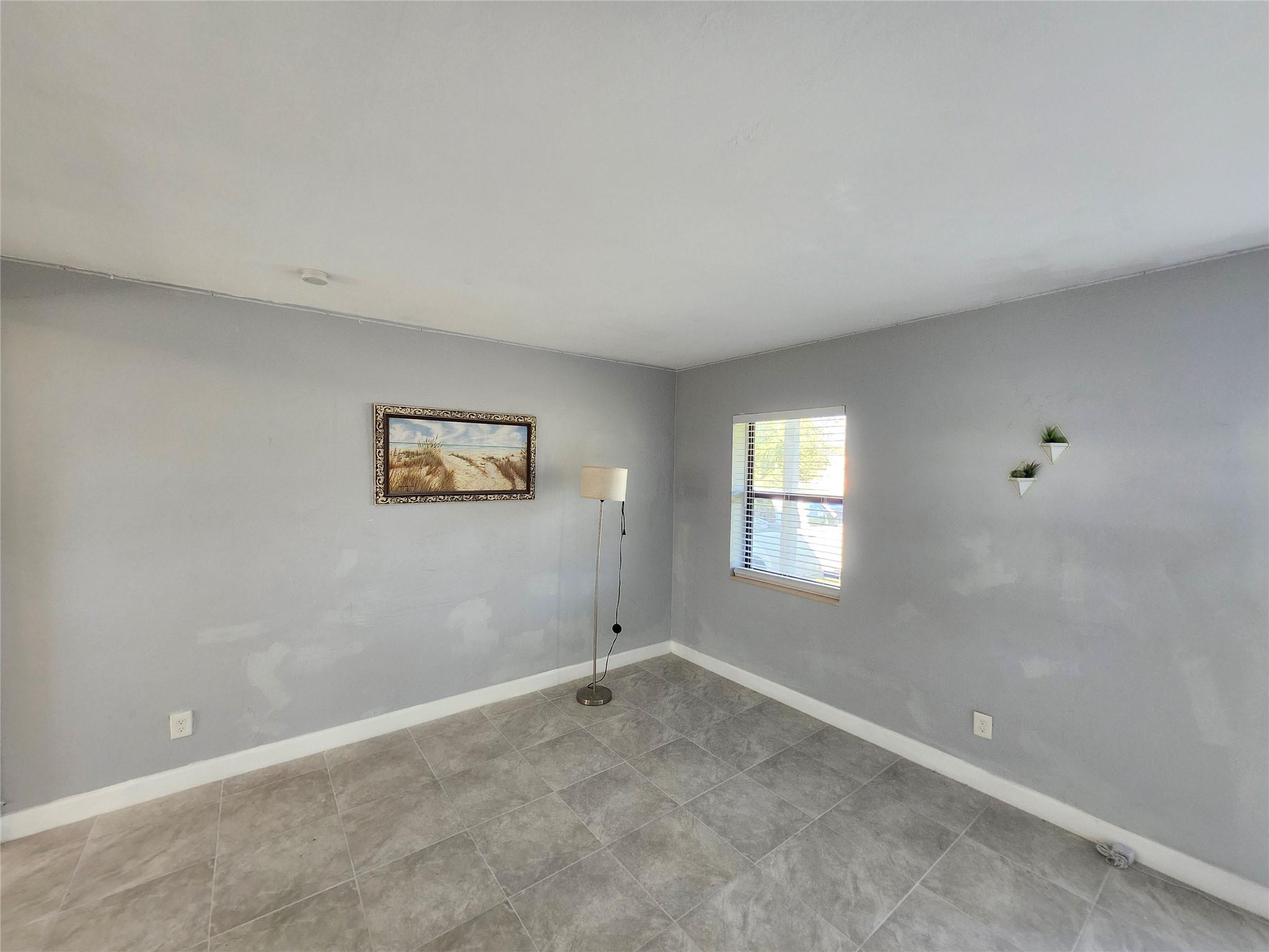 LAUDERDALE MANORS - Residential