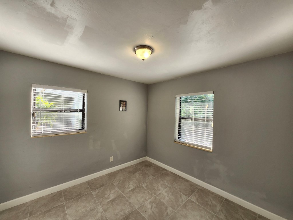 LAUDERDALE MANORS - Residential