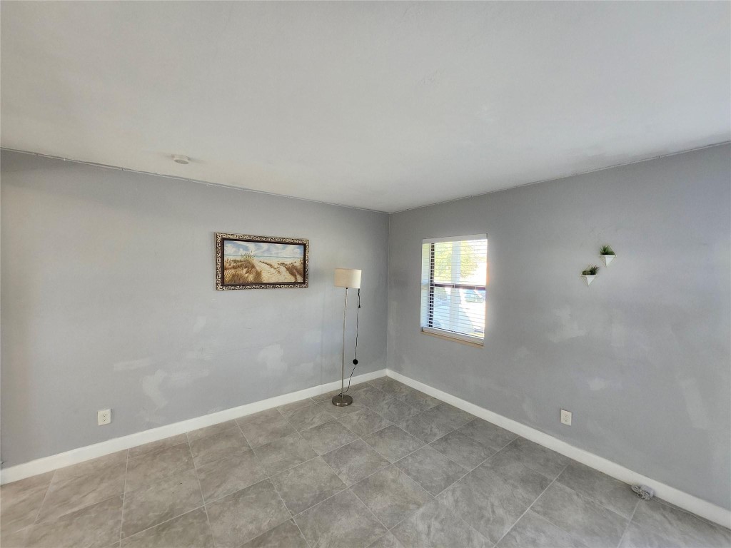 LAUDERDALE MANORS - Residential