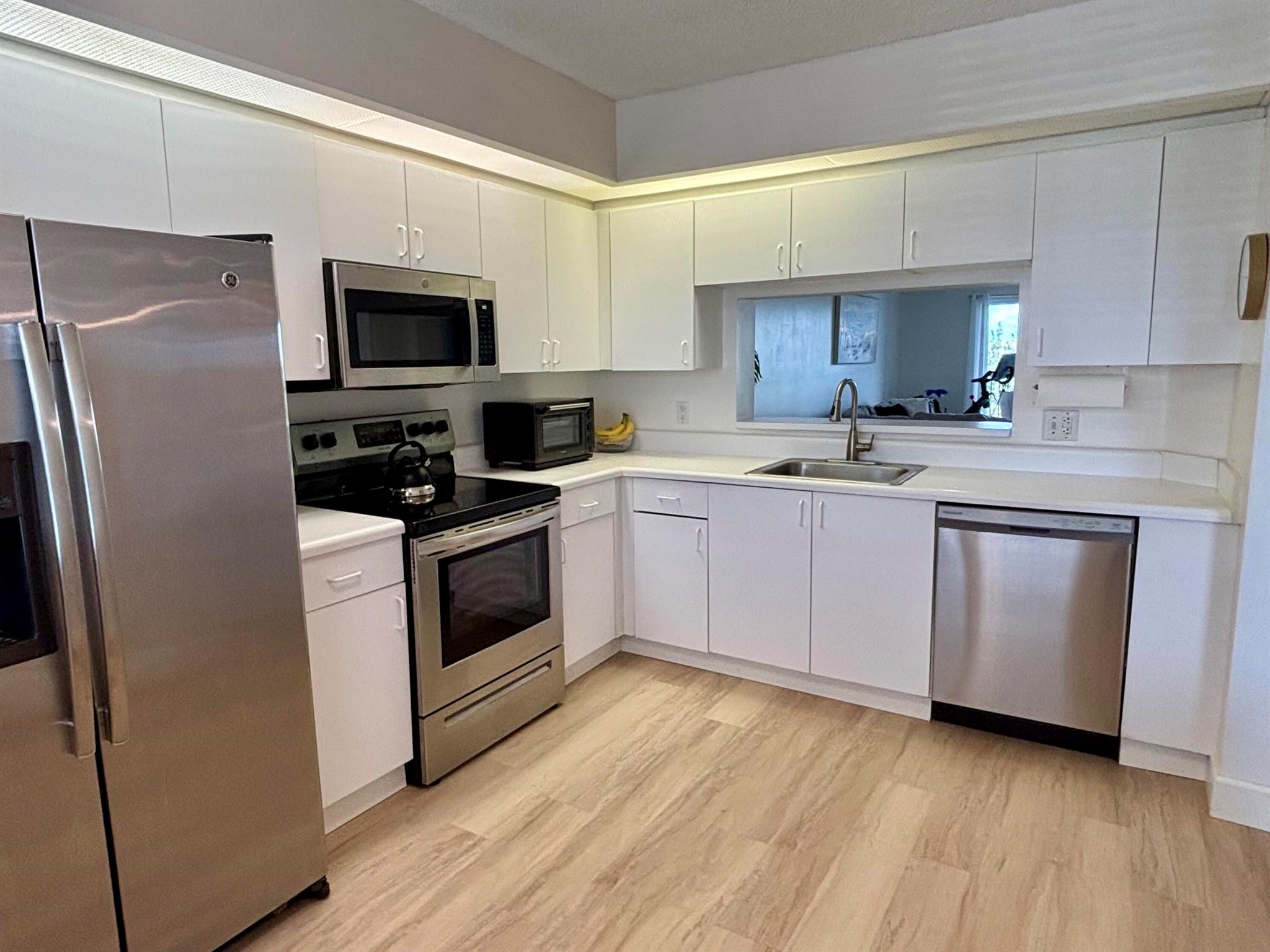 IVANHOE EAST AT CENTURY V - Residential