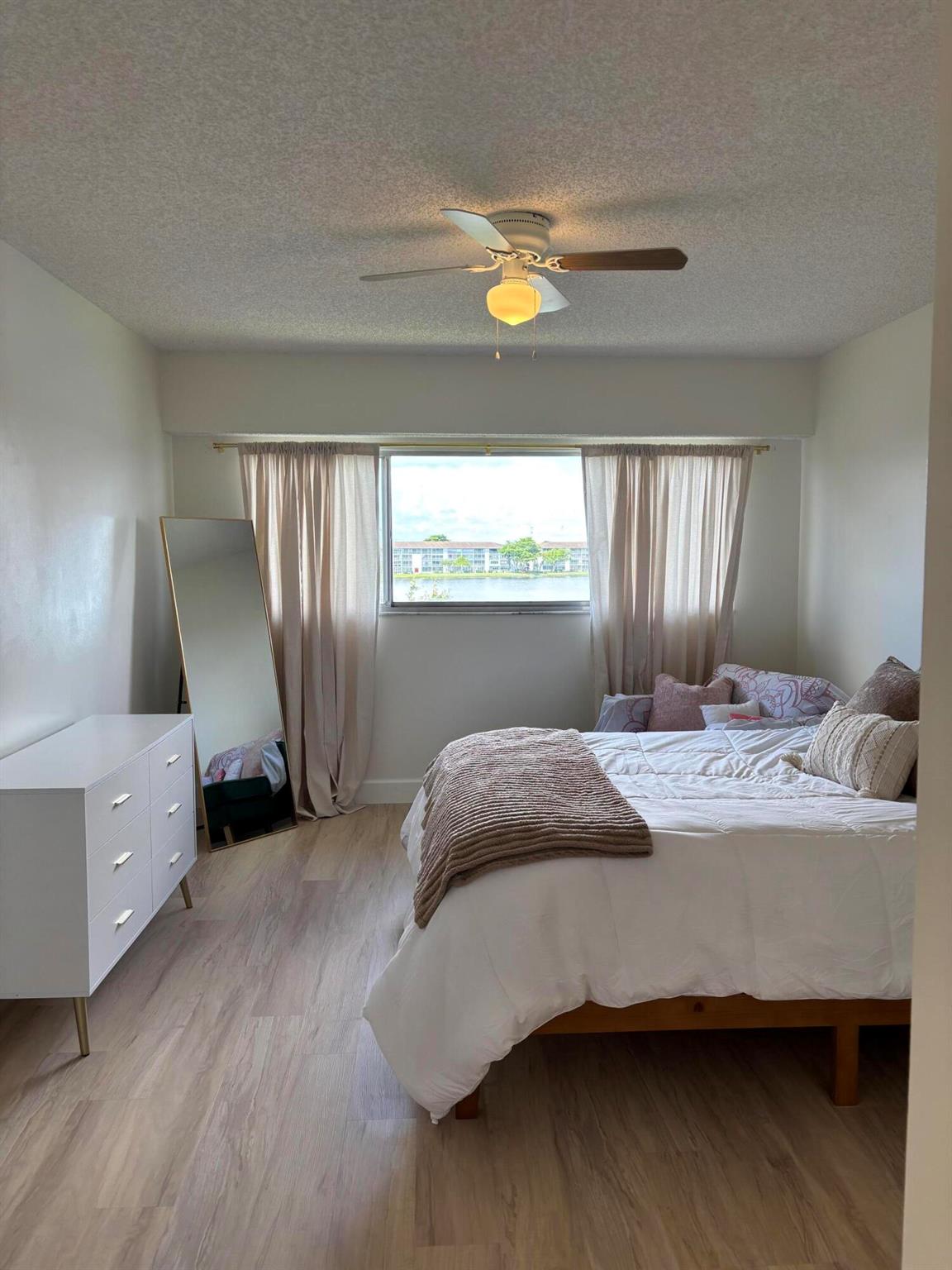 IVANHOE EAST AT CENTURY V - Residential