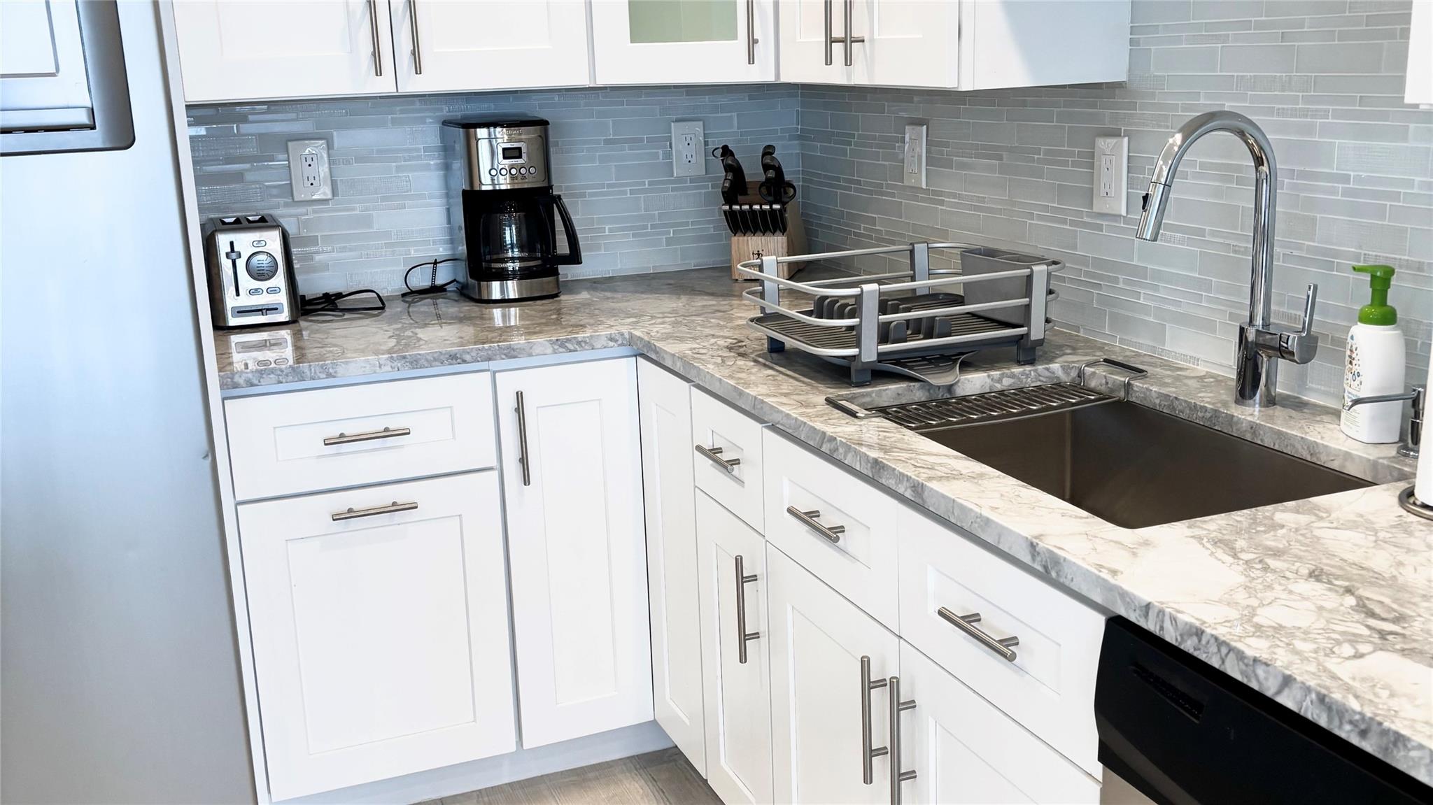 SILVER THATCH ATLANTIC PL - Residential Lease