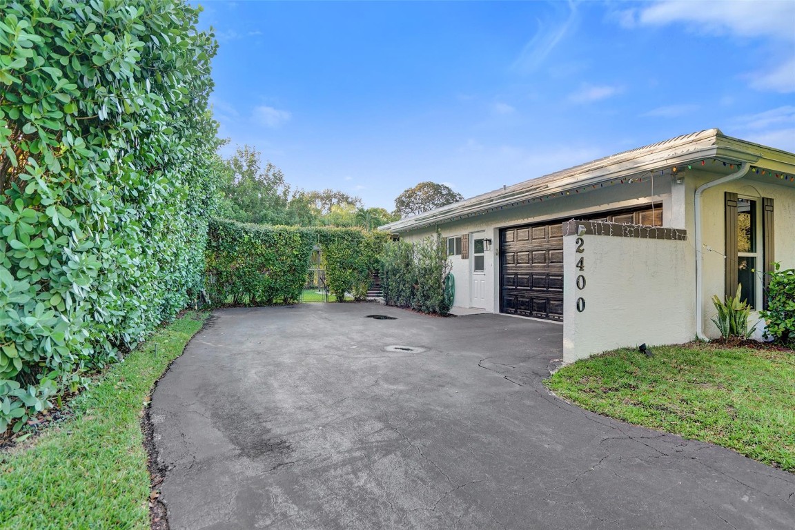 2400 NW 105th Terrace