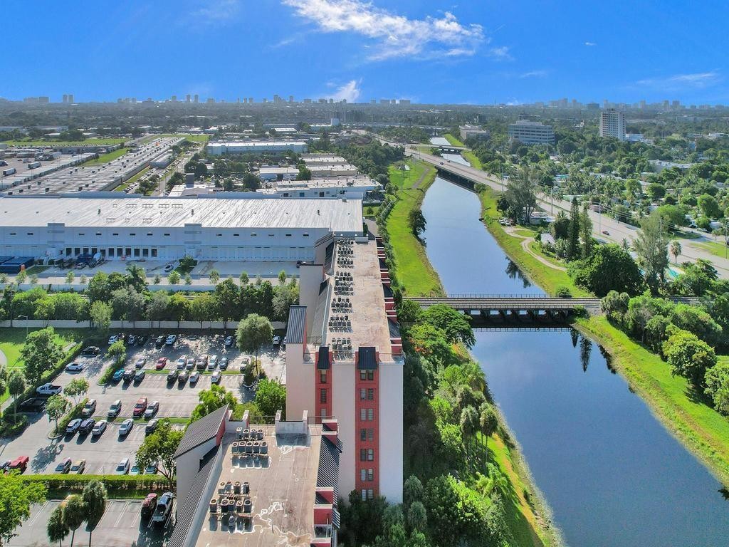 2200 S Cypress Bend Drive 601