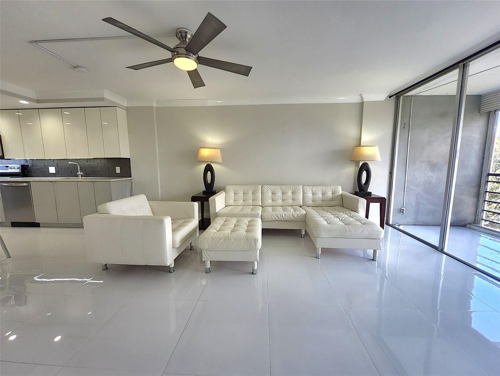 Photo of 112 Royal Park Drive #4F, Oakland Park, FL 33309 (MLS # F10551651)