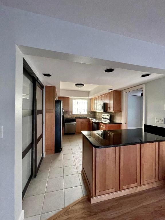 WINCHESTER COURT - Residential