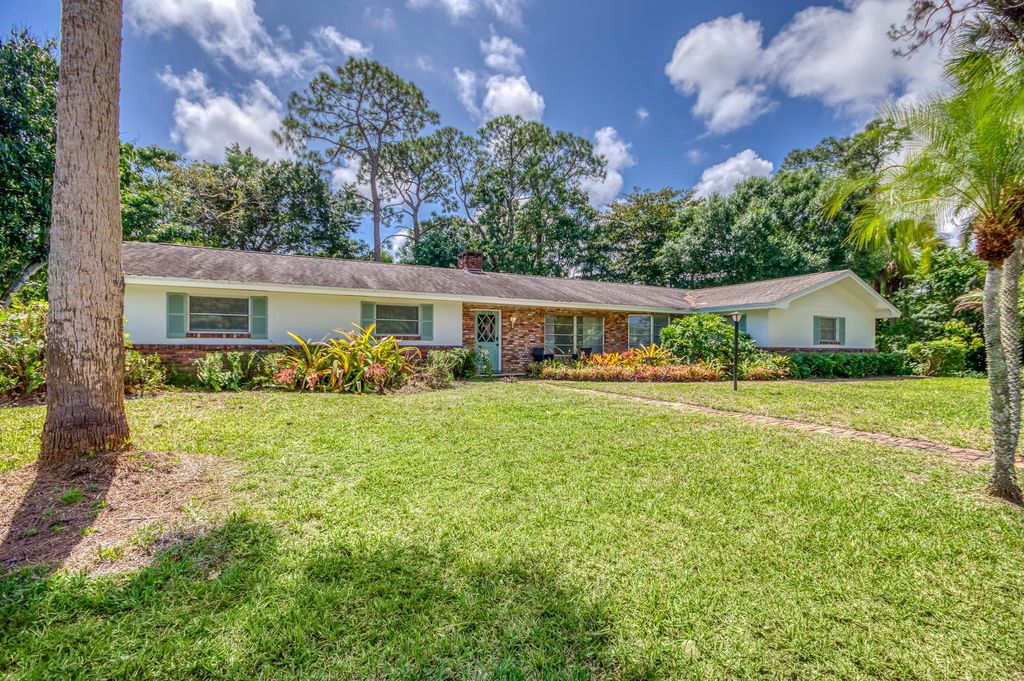 Photo of 5528 Hibiscus Road, Jupiter, FL 33458 (MLS # R11074690)