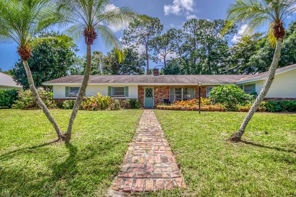 Photo of 5528 Hibiscus Road, Jupiter, FL 33458 (MLS # R11074690)