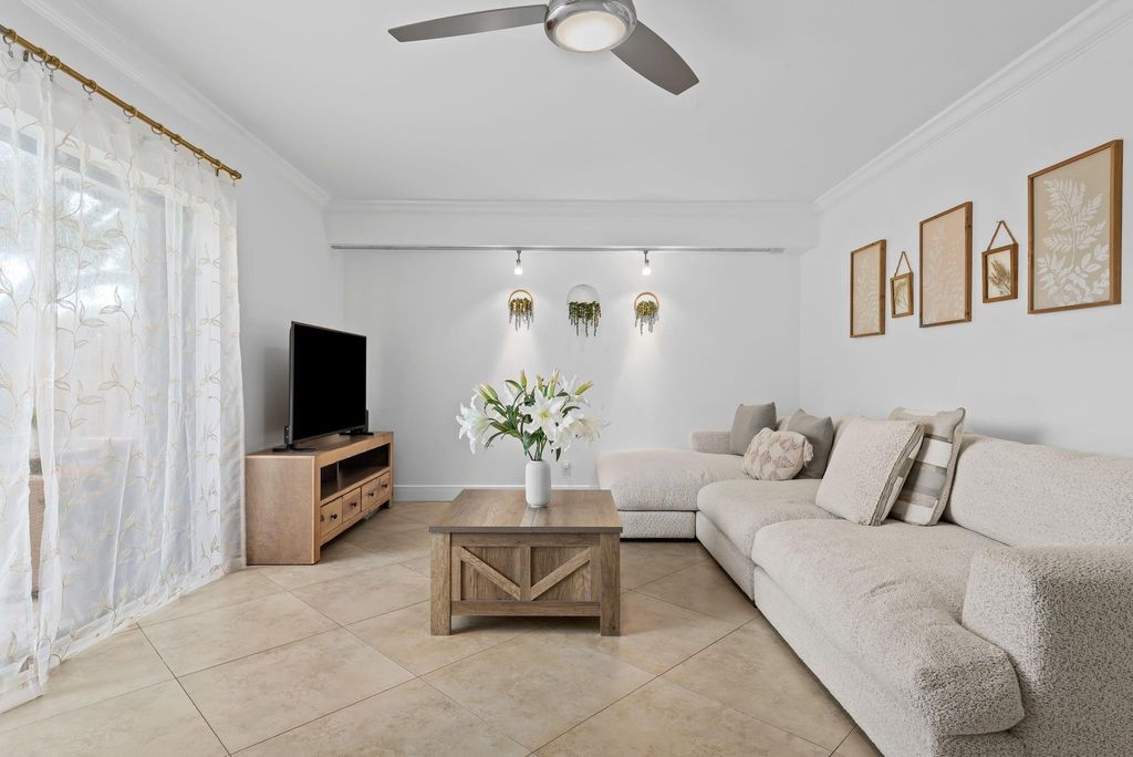 Photo of 9995 NW 6th Court #9995, Plantation, FL 33324 (MLS # F10526055)