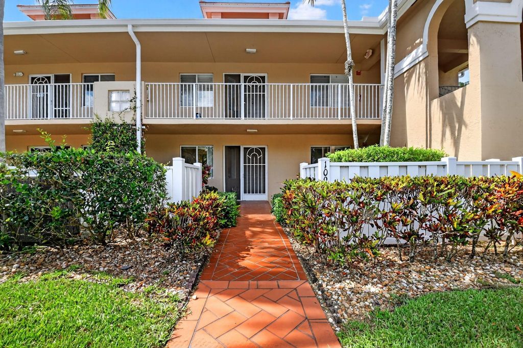 Photo of 5914 Regal Glen Drive #109, Boynton Beach, FL 33437 (MLS # F10509221)