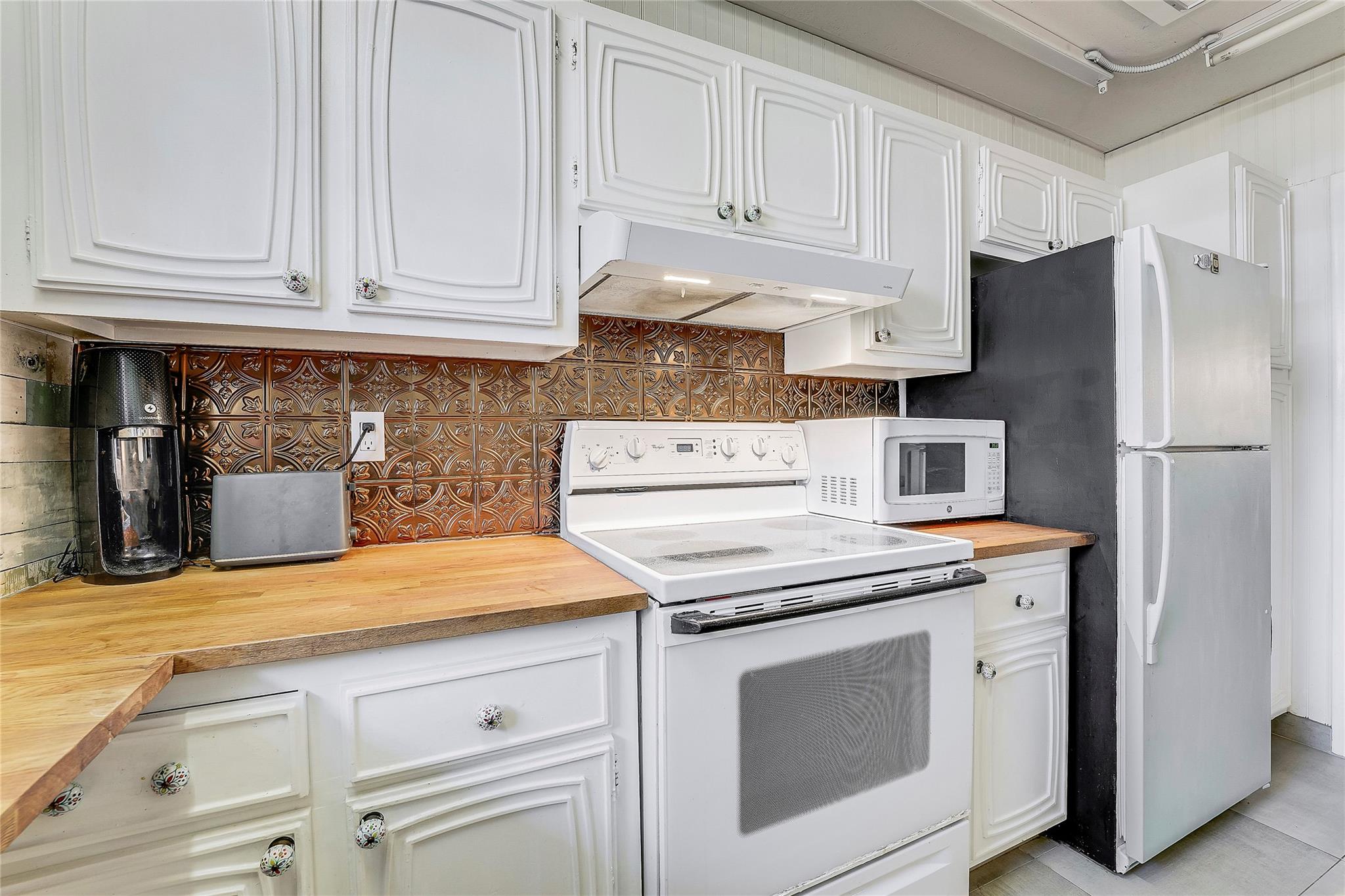 SABAL PINE COND PART ONE, - Residential