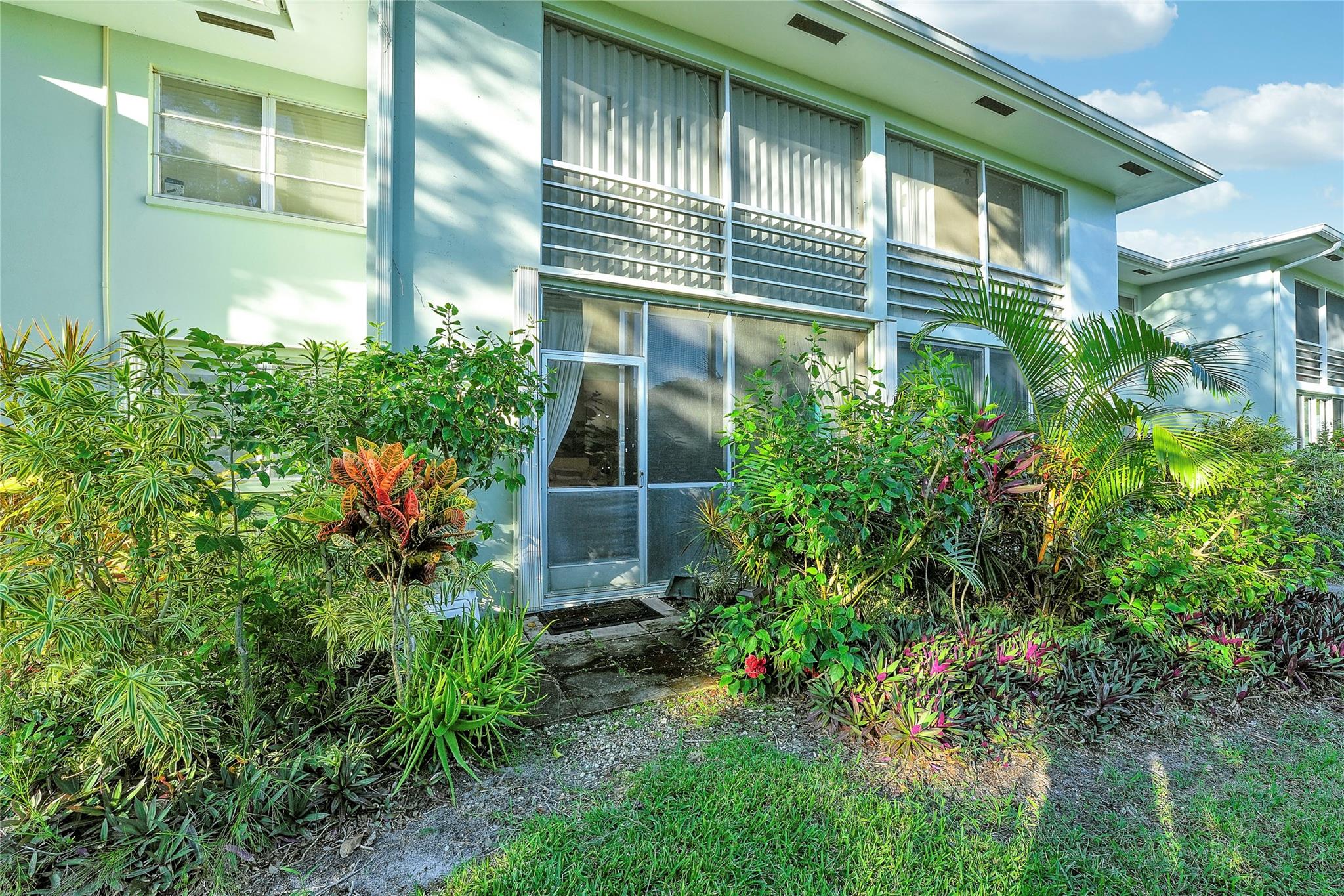 SABAL PINE COND PART ONE, - Residential