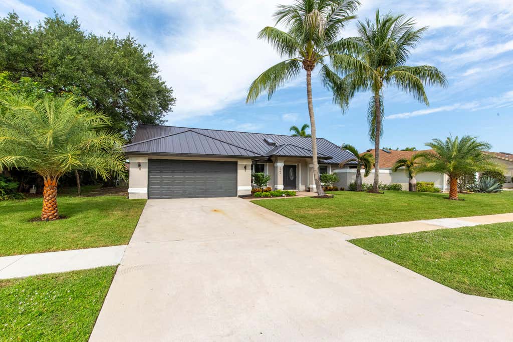 Photo of 1741 Grantham Drive, Wellington, FL 33414 (MLS # B26060138)