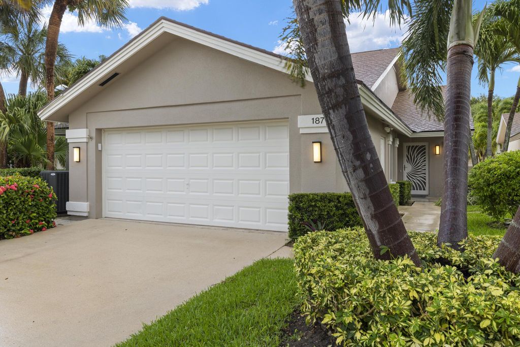 Photo of 187 Harbourside Circle, Jupiter, FL 33477 (MLS # R11104146)