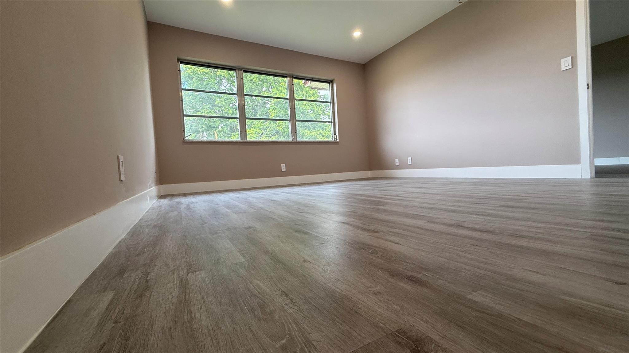 HOLLYBROOK - Residential