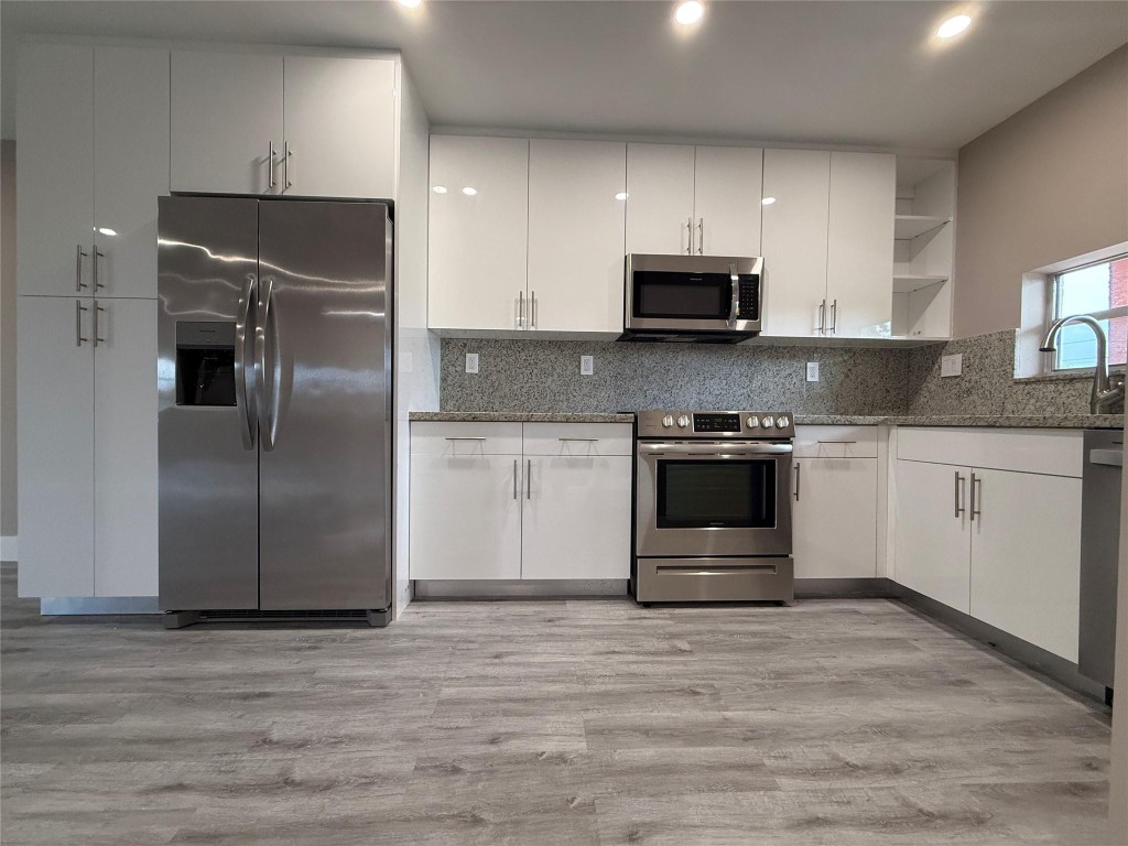 HOLLYBROOK - Residential