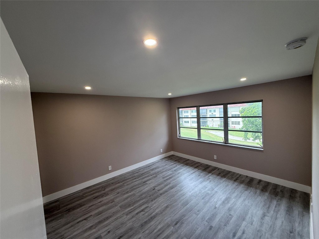 HOLLYBROOK - Residential