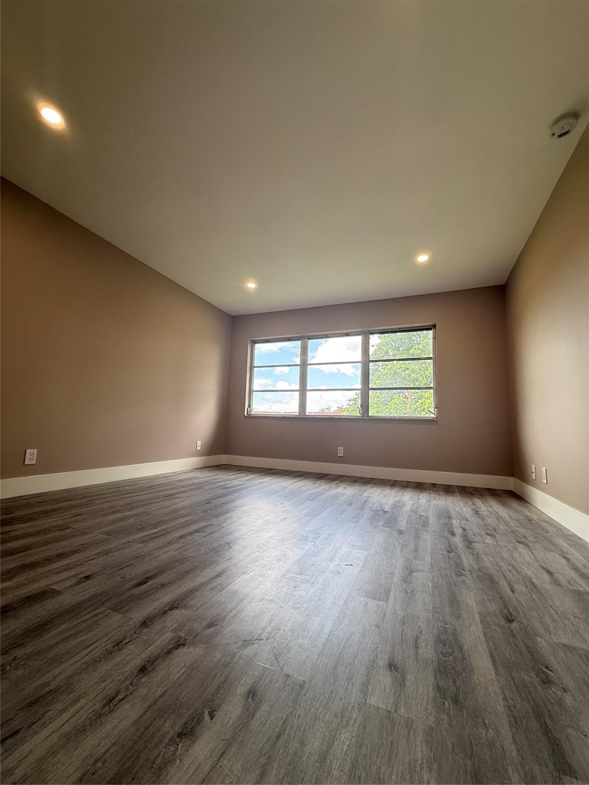 HOLLYBROOK - Residential