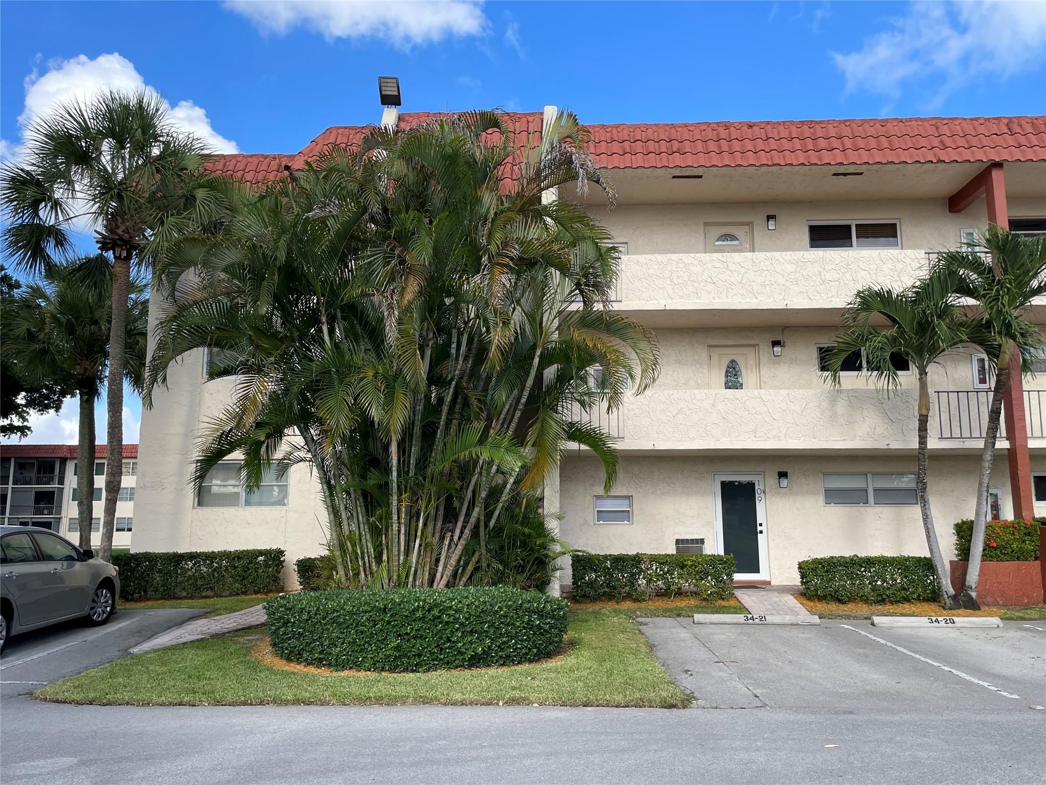 HOLLYBROOK - Residential