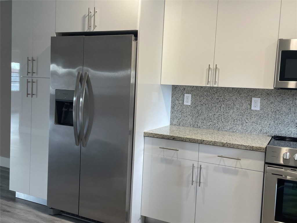 HOLLYBROOK - Residential