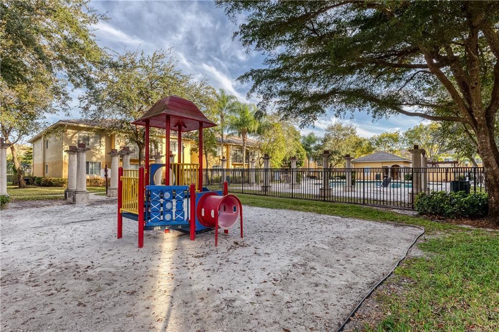 GRAND VIEW AT CRESTWOOD C - Residential Lease