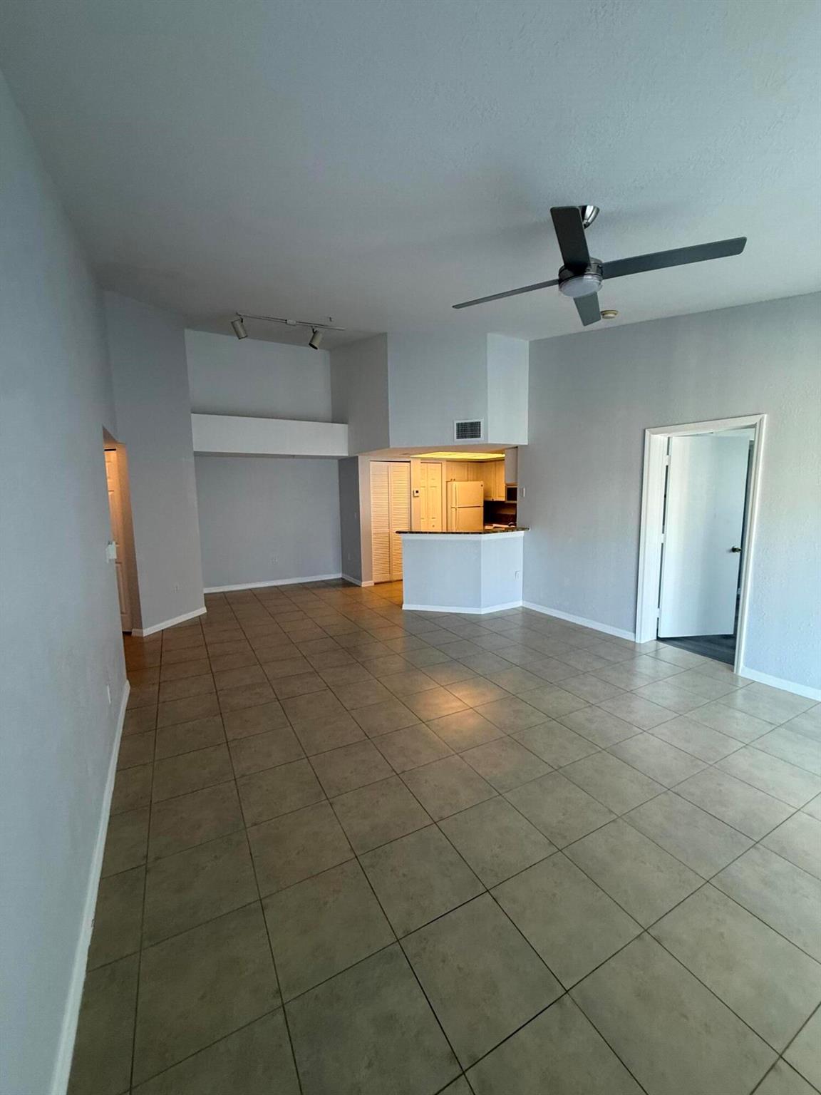 GRAND VIEW AT CRESTWOOD C - Residential Lease