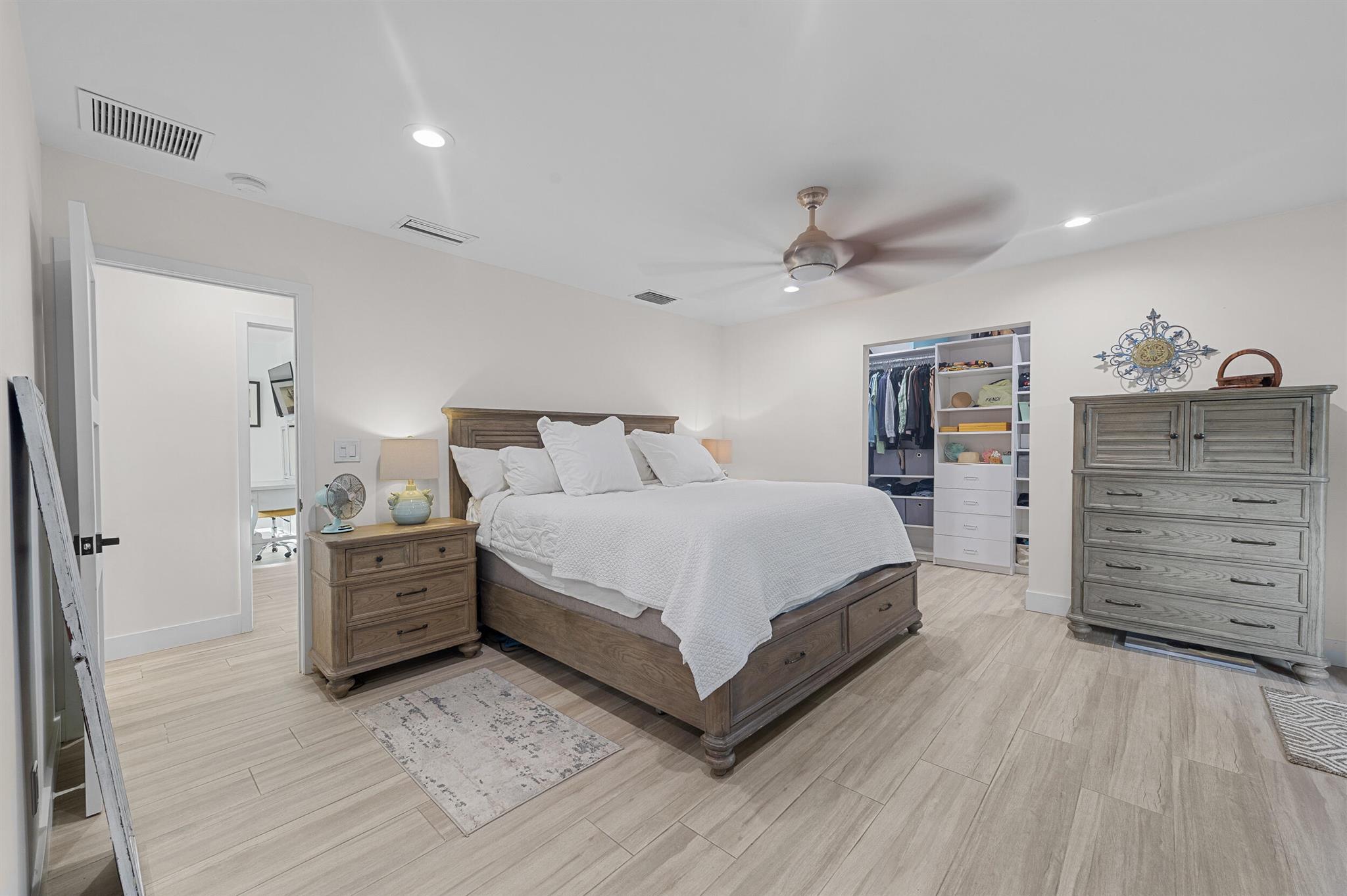 PORT ST LUCIE SECTION 10 - Residential Lease