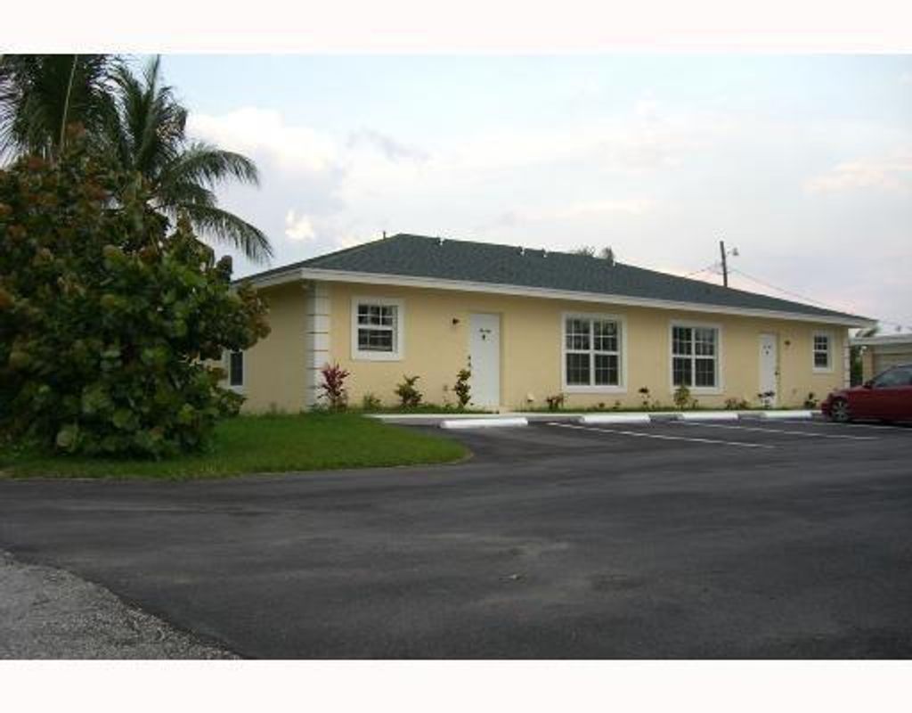 Photo of 4862 Coconut Rd Rd #4864E, Lake Worth Beach, FL 33461 (MLS # F10335305)
