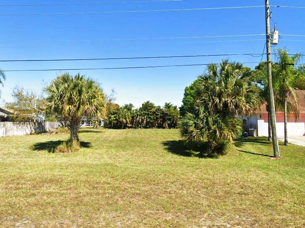 Photo of 2081 SW Savage Boulevard, Port Saint Lucie, FL 34953 (MLS # R10927414)