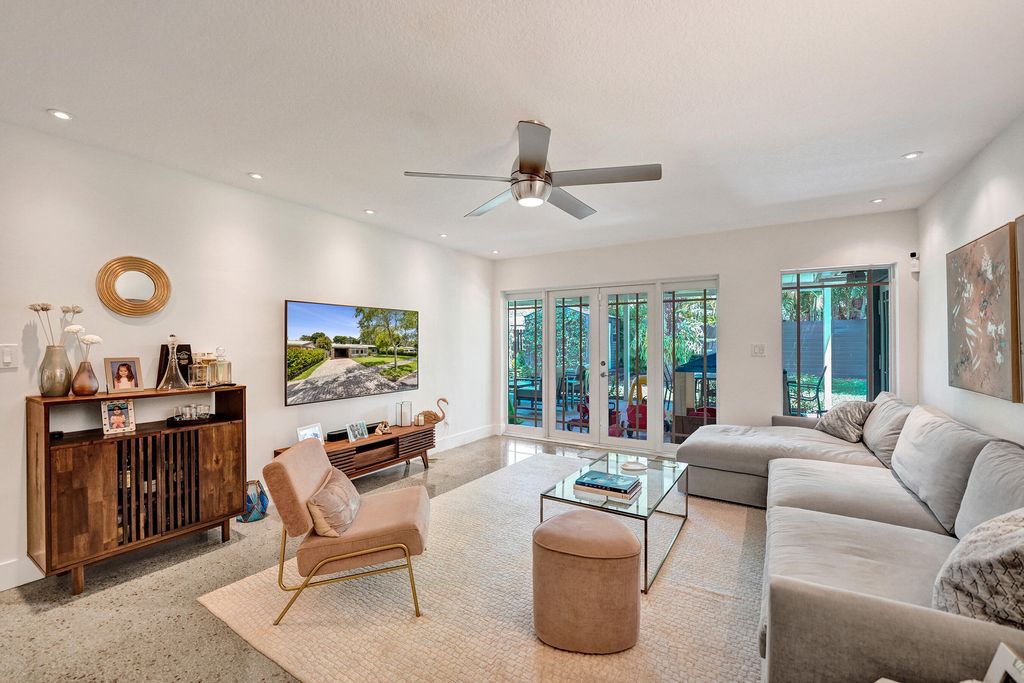 Photo of 929 SW 18th Court, Fort Lauderdale, FL 33315 (MLS # B26024616)