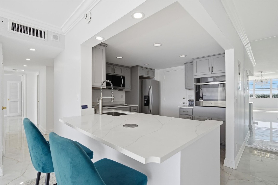 EAST POINT TOWERS CONDO - Residential Lease