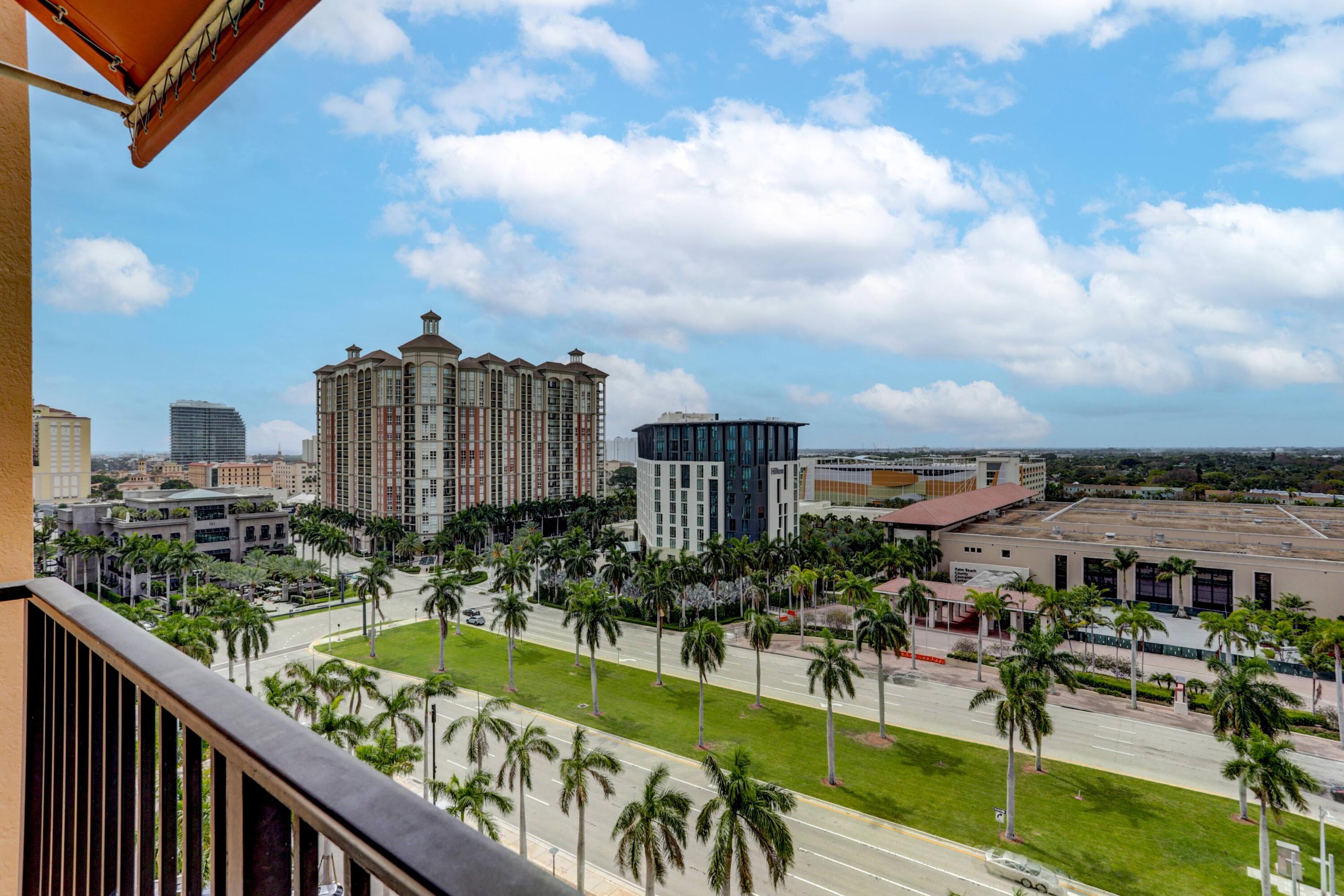 TOWER CONDO AT CITYPLACE - Residential