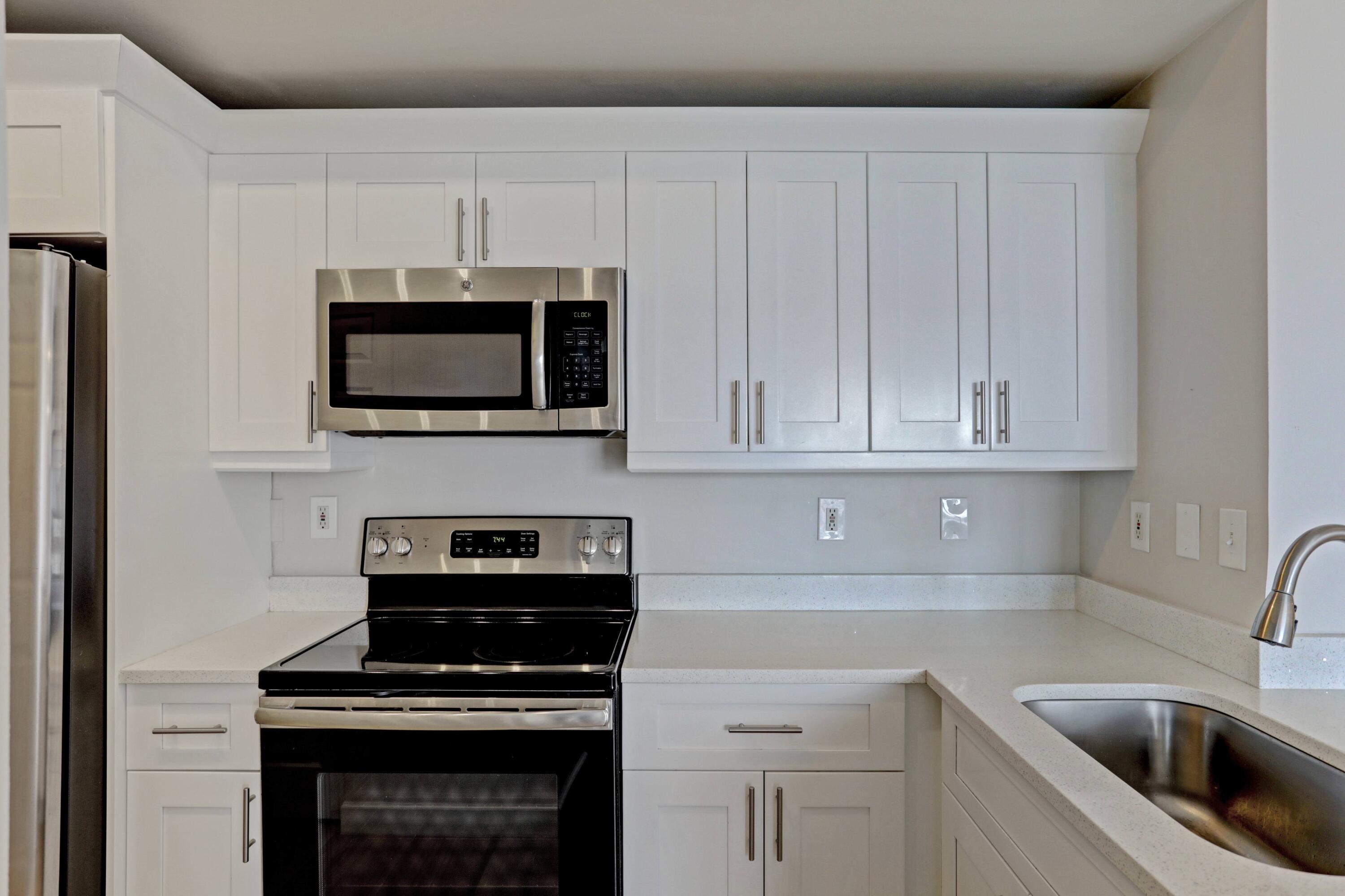 TOWER CONDO AT CITYPLACE - Residential