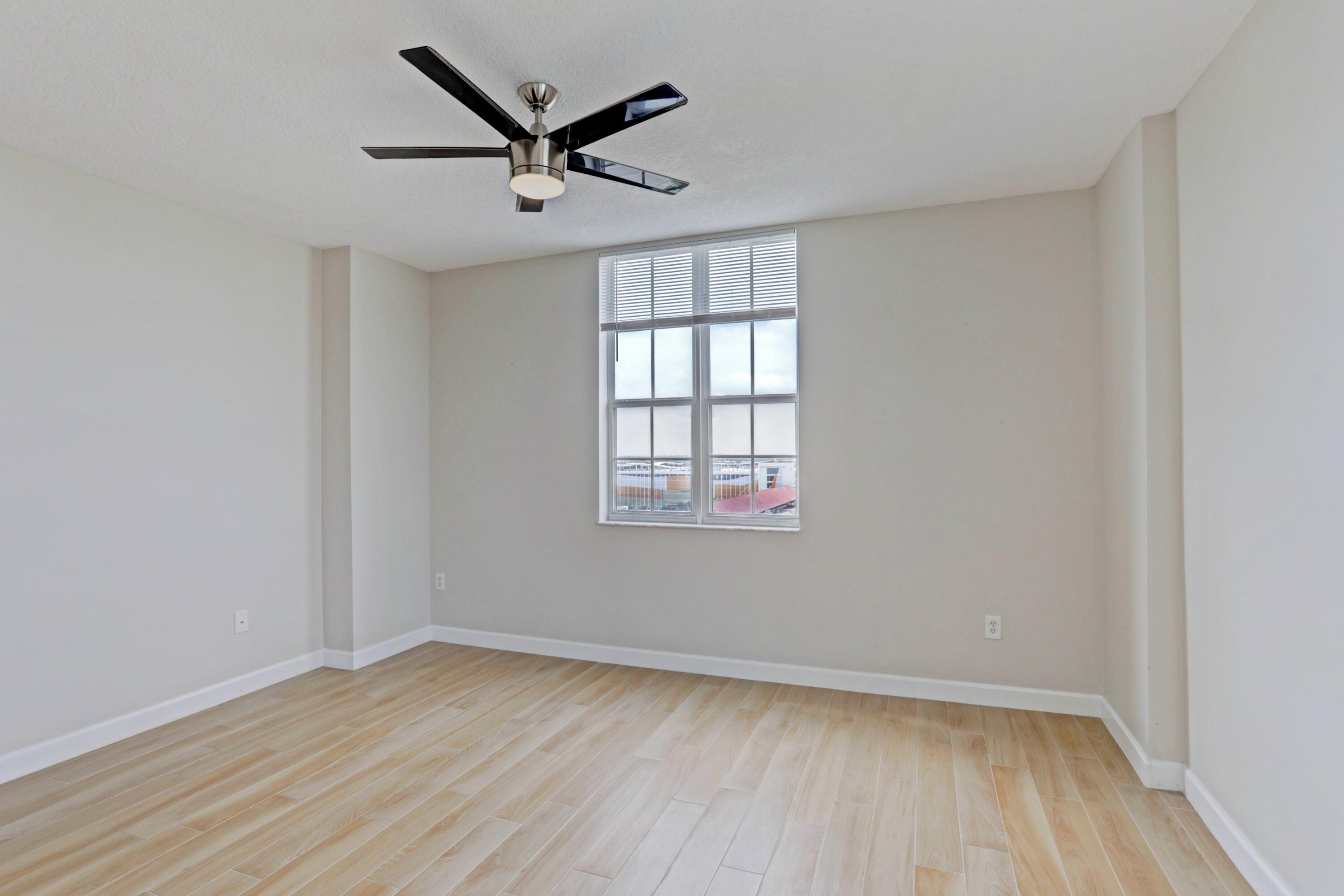 TOWER CONDO AT CITYPLACE - Residential